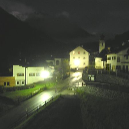 Hotel Edelweiss Malles Venosta Exteriör bild