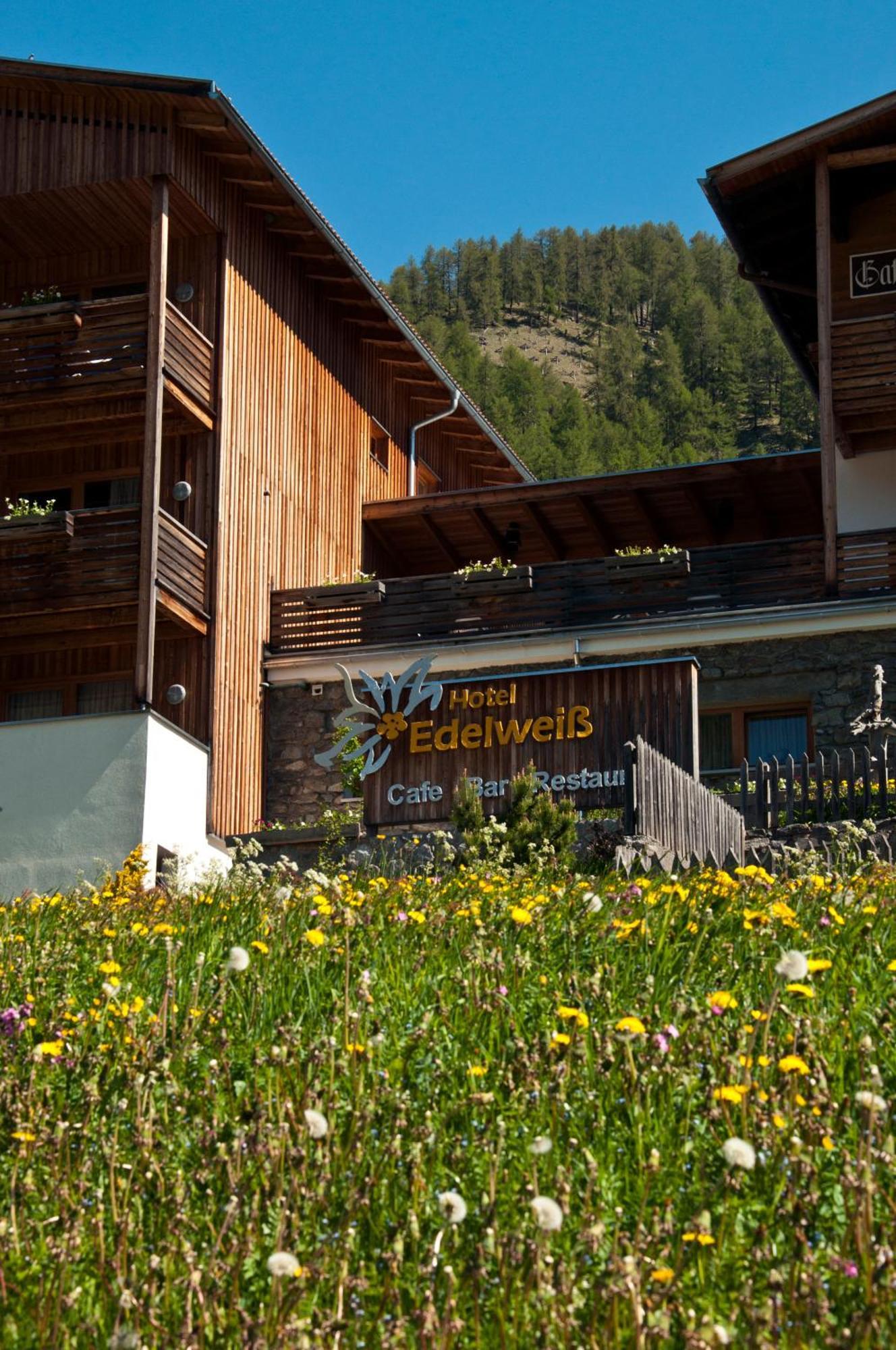 Hotel Edelweiss Malles Venosta Exteriör bild