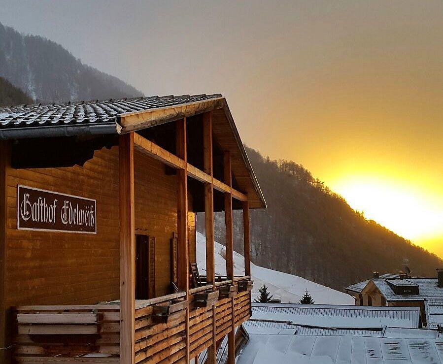 Hotel Edelweiss Malles Venosta Exteriör bild