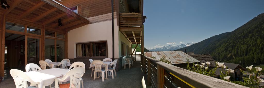 Hotel Edelweiss Malles Venosta Exteriör bild