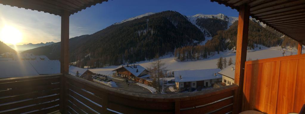 Hotel Edelweiss Malles Venosta Exteriör bild