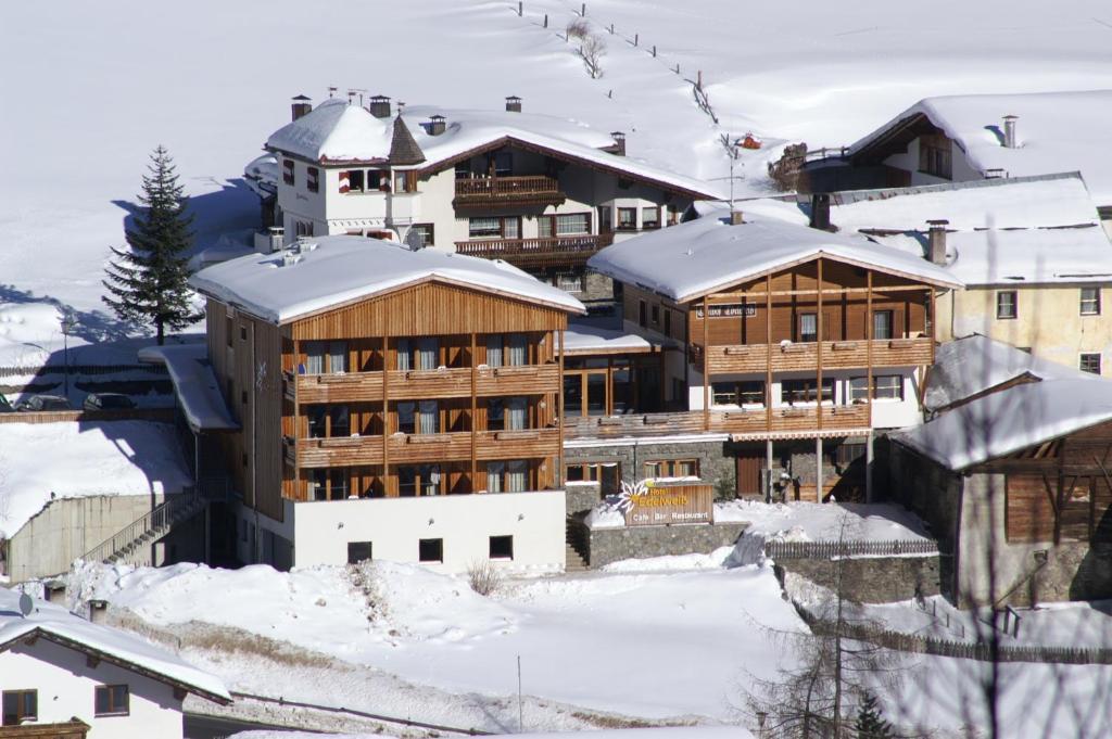 Hotel Edelweiss Malles Venosta Rum bild