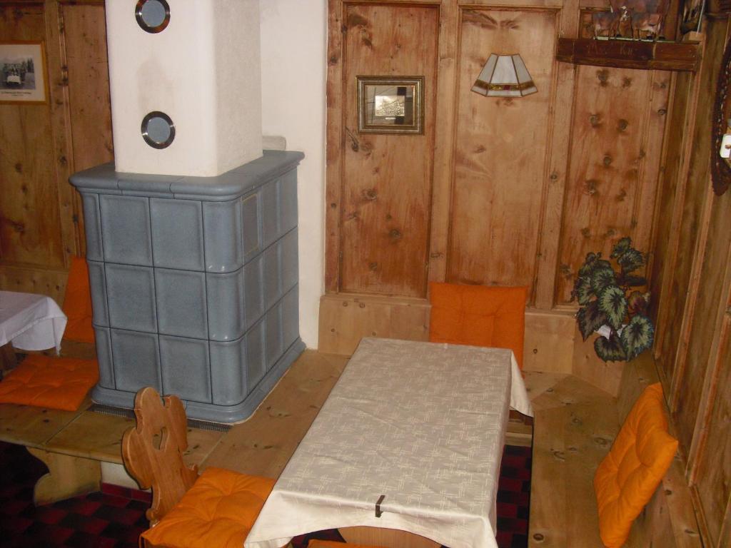 Hotel Edelweiss Malles Venosta Rum bild