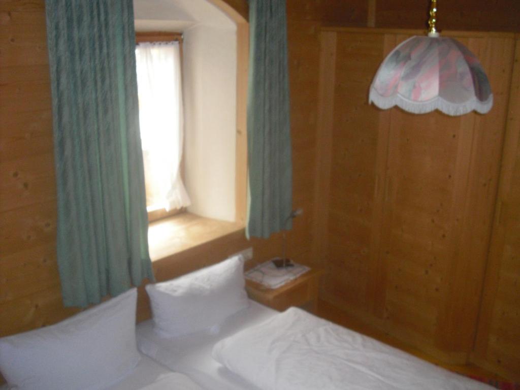 Hotel Edelweiss Malles Venosta Rum bild